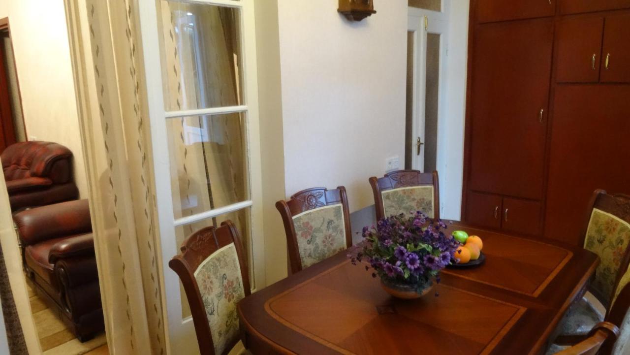 Apartment Vake-Saburtalo Tbilisi Exteriör bild